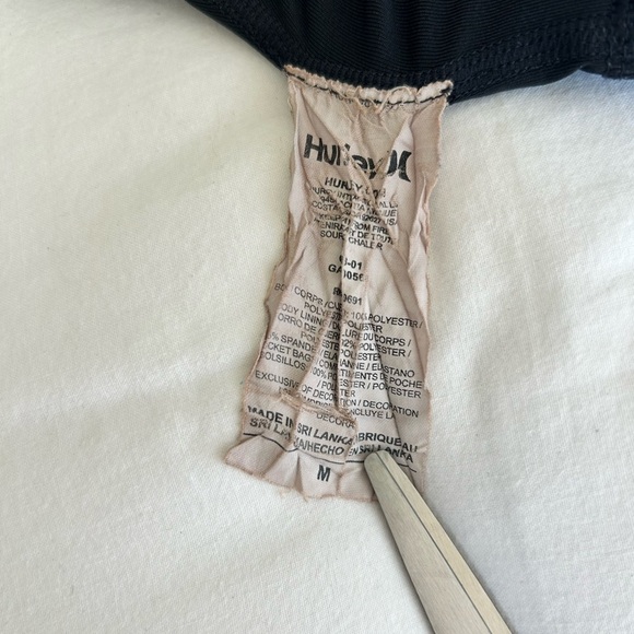 Hurley women's black athletic/board shorts - Picture 6 of 6